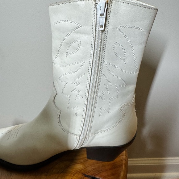 NWOT Matisse Leather White Women's Western Ankle Boots 9M - Picture 8 of 11